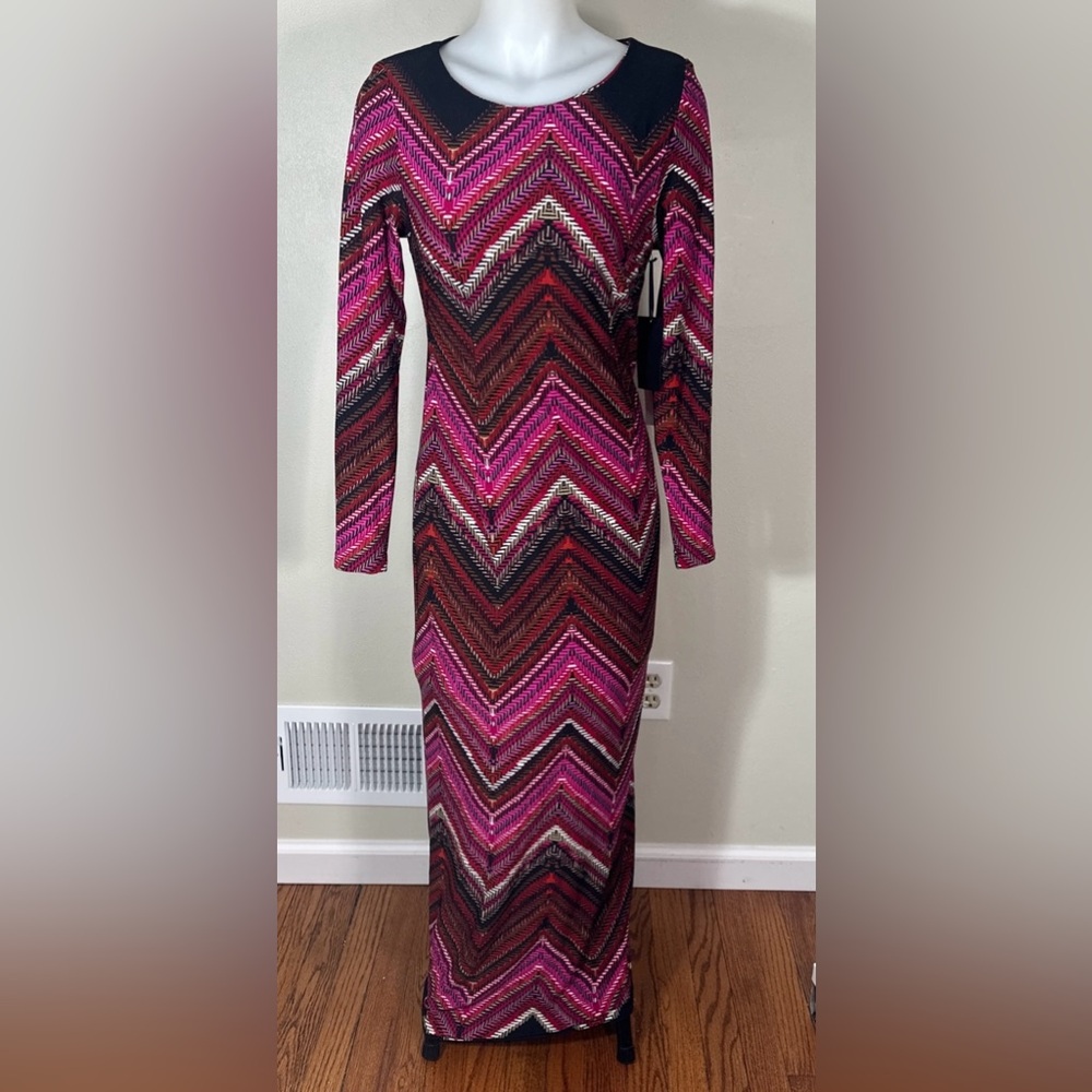 Melissa Masse Made to Measure NWT Long Sleeve M Dress Fuschia textured Chevron